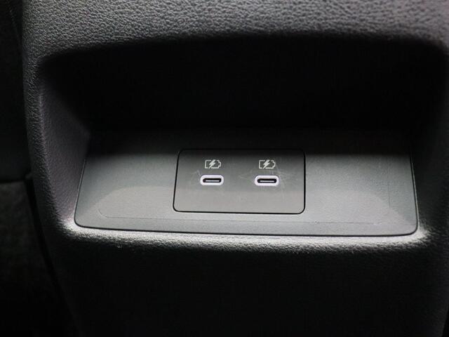 Nissan QASHQAI 1.3 MHEV Xtronic Tekna Plus | Panorma dak | Lederen bekleding | BOSE audio | Rondomzicht camera | Sfeerverlichting | Pilot Assist | 1800KG trekgewicht! |