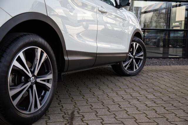 Nissan QASHQAI 1.3 DIG-T N-Connecta , Panoramadak, Trekhaak,