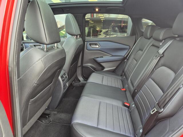 Nissan QASHQAI 1.5 e-Power Tekna | Gen-2 | 1/2 lederen interieur | Glazen dak | 19 inch LM Velgen | Fuji Red speciale kleur | 1e eigenaar | Keurig onderhouden