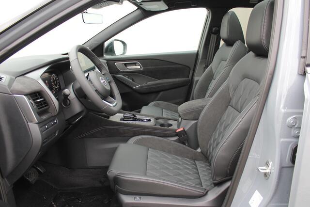 Nissan QASHQAI 1.5 e-Power Tekna Plus / Uit voorraad leverbaar / Google maps navigatie / Panoramadak / Luxe lederen/alcantara bekleding / Lichtmetalen velgen 20" /