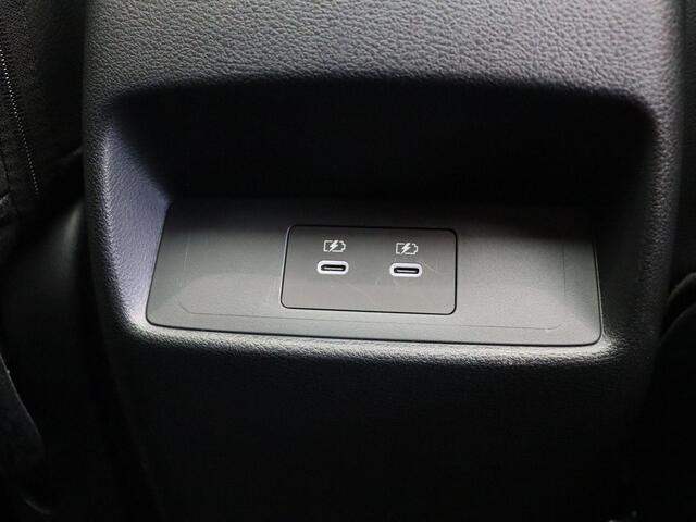 Nissan QASHQAI 158pk MHEV Xtronic N-Connecta | Panoramadak | Pilot Assist | Elektrische achterklep | Head-up Display | Stoel, stuur en voorruit verwarming | Rondomzicht camera |