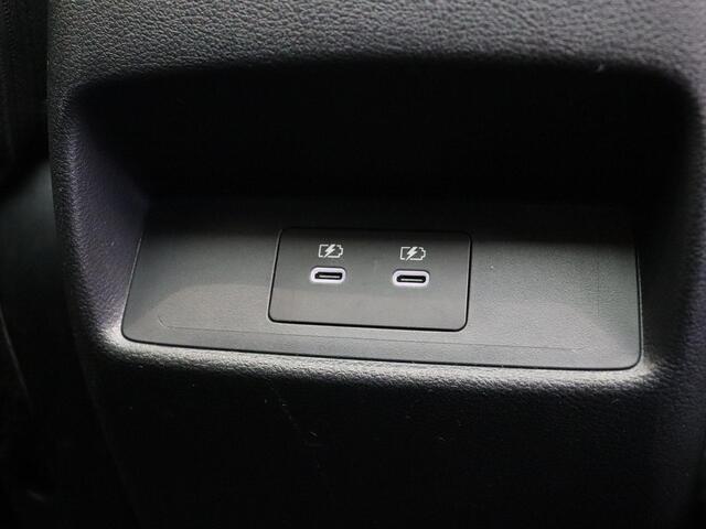 Nissan QASHQAI 158pk MHEV Xtronic N-Connecta | Panoramadak | Pilot Assist | Elektrische achterklep | Head-up Display | Stoel, stuur en voorruit verwarming | Rondomzicht camera |