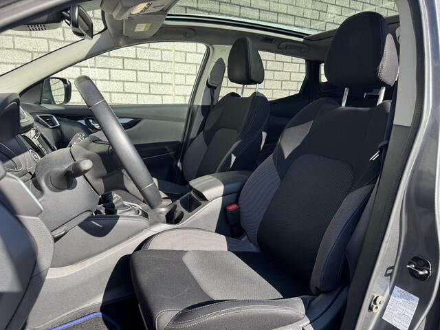 Nissan QASHQAI 1.3 DIG-T Design Edition | Dealer Onderhouden | Panoramadak | Trekhaak | All Season Banden |