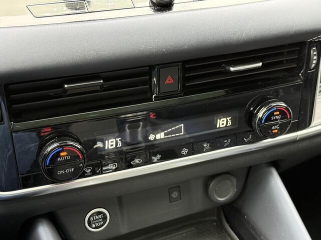 Nissan QASHQAI 1.3 MHEV Tekna / Trekhaak / Panorama dak / Navigatie / Camera / Climate Control / Cruise Control Adaptief / Elektrische Achterklep