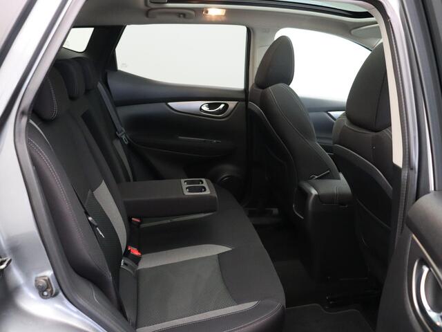 Nissan QASHQAI 1.2 N-Connecta | Panoramadak | Climate control | Trekhaak | Rondomzicht camera | Led-verlichting | Keyless entry |