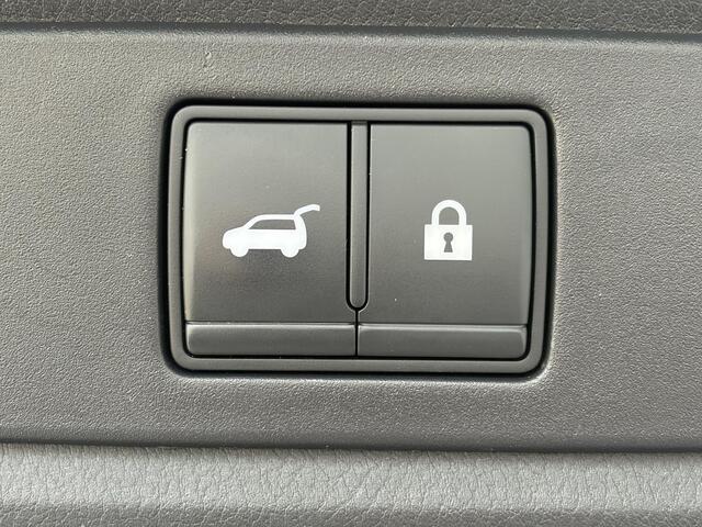 Nissan QASHQAI 1.3 MHEV Xtronic N-Connecta / Trekhaak (1800 KG) / Elektrische achterklep / Cold pack / Panoramadak / Adaptieve cruise control