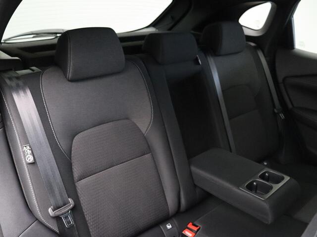 Nissan QASHQAI 1.3 MHEV N-Connecta | Trekhaak | | Rondomzicht camera| Stoel en Stuurverwarming | Voorruitverwarming | Adaptieve Cruise Control |