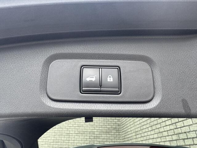 Nissan QASHQAI 1.3 MHEV Xtronic N-Connecta | Trekhaak | Stoelverwarming | 360° Camera | Elektrische Achterklep |