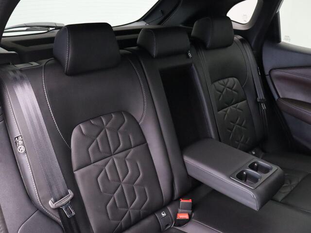 Nissan QASHQAI 1.3 MHEV Xtronic Tekna | Two tone interieur | Stoel, stuur en voorruitverwarming | Headup-display | Elektrische achterklep | Rondomzicht camera |