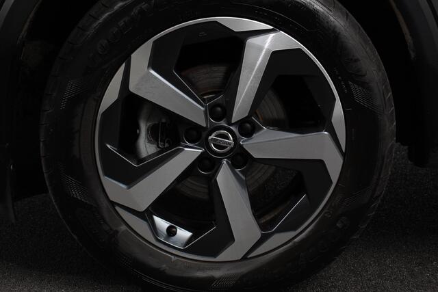Nissan QASHQAI 1.3 DIG-T 158 pk Automaat N-Connecta Navigatie Apple Carplay/Android Auto Adaptive Cruise Control Parkeersensoren 360 camera Park Assist Lane Assist Stoel- en stuurwielverwarming Verwarmde voorruit LED koplampen Privacy Glass Trekhaak