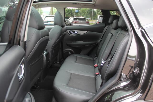 Nissan QASHQAI 1.2 Tekna / Trekhaak / Panoramadak / 360Camera / Navigatie / Keyless / Dodehoek / Cruise Control / DAB / 19''