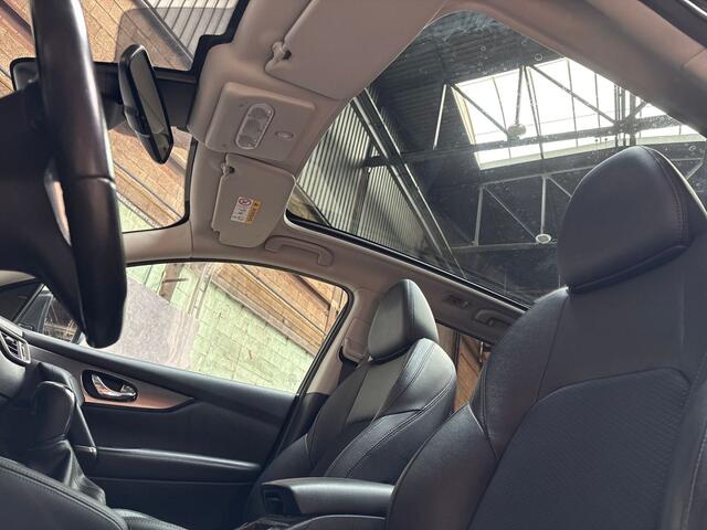 Nissan QASHQAI 1.2 Tekna + Automaat (PANORAMADAK, NAVIGATIE, LEDER, BOSE AUDIO, 360 CAMERA, ELEKTRISCHE SPORTSTOELEN, GETINT GLAS, STOELVERWARMING, GETINT GLAS, NIEUWSTAAT)