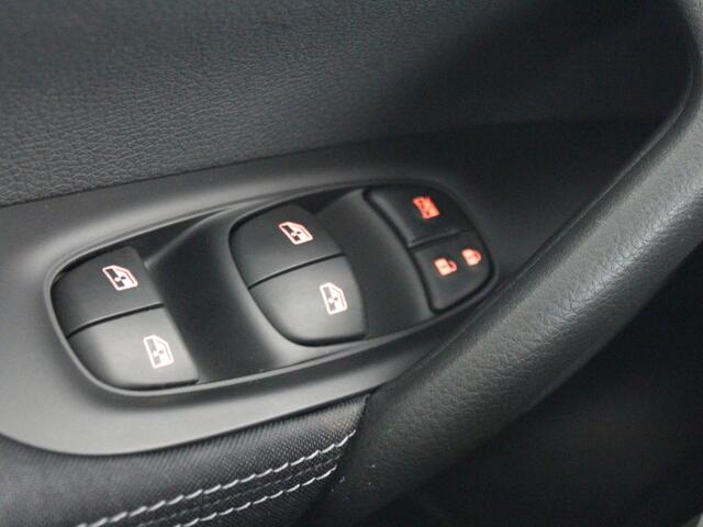 Nissan QASHQAI 1.3 DIG-T N-Connecta | Panoramadak | Clima | Camera |