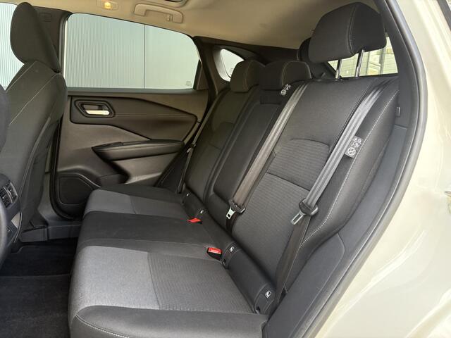 Nissan QASHQAI 1.3 MHEV N-Connecta / Panorama dak / Trekhaak 1400kg geremd / Cruise Control / Airco /