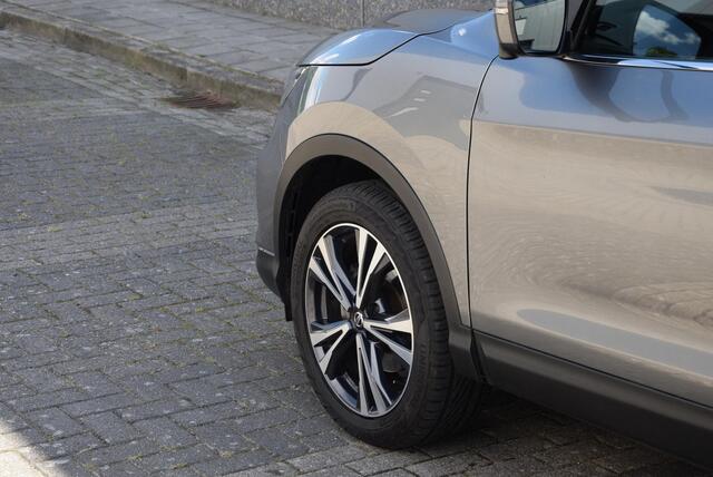 Nissan QASHQAI 1.3 DIG-T N-Connecta | Panoramisch glazen dak | Cruise control | parkeersensor voor en achter |
