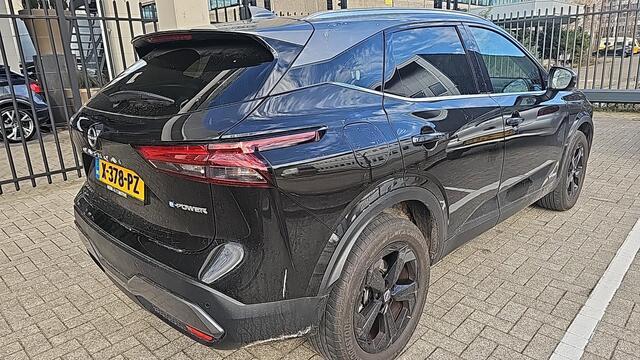 Nissan QASHQAI 1.5 e-Power Black Edition / Panoramadak / Navigatie / Stoelverwarming / Camera