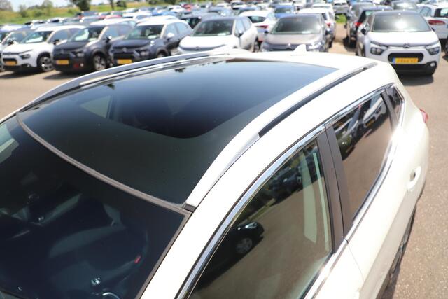 Nissan QASHQAI 1.2 N-Connecta Panoramadak Navigatie Achteruitrijcamera Clima Cruise Bluetooth