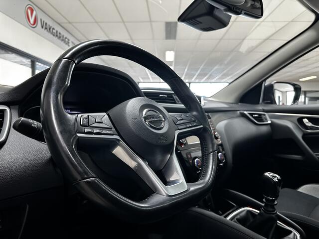 Nissan QASHQAI 1.2 N-Connecta/ 360° Camera/ 18'' LMV/ Keyless/ Lane-Assist./ DAB+/ Panorama-Dak/ Navi/ Clima/ Cruise/ Elek. pakket/ Isofix/ Bluetooth/ Armsteun/ Multi. LEDER. Stuur/ Mistl./ PDC V+A/ Extra getint glas/ Chro