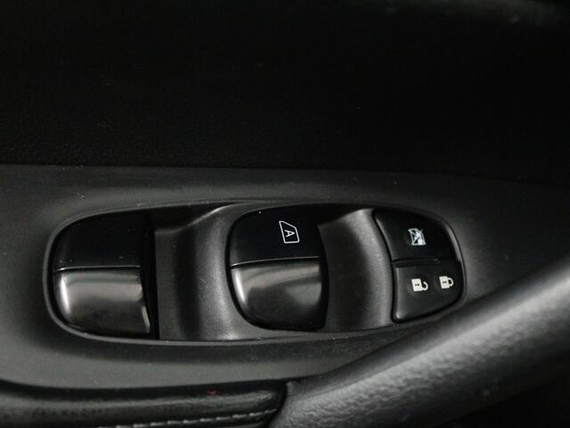 Nissan X-TRAIL 1.6 DIG-T Tekna | Lederen bekleding | Parkeerhulp | Navigatie | Panodak |