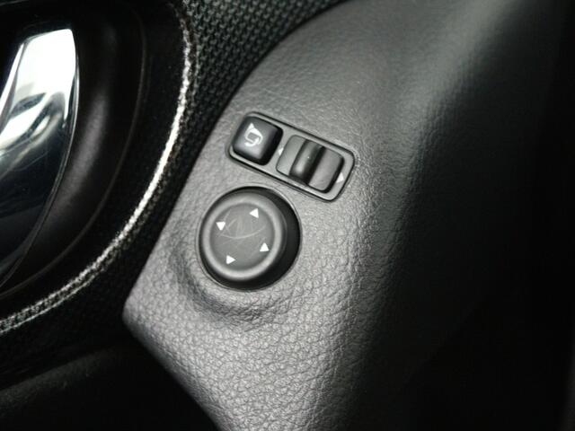 Nissan X-TRAIL 1.6 DIG-T Tekna | Lederen bekleding | Parkeerhulp | Navigatie | Panodak |