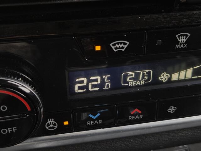 Nissan X-TRAIL 1.5 e-Power e-4ORCE TEKNA 4WD Automaat / Fabrieksgarantie tot 10-2028<100.000km / Dealer onderhouden / All Season banden / Trekgewicht 1800 kg / Head Up Display / Elektrische achterklep / Adaptief cruise control / Rondomzicht camera /