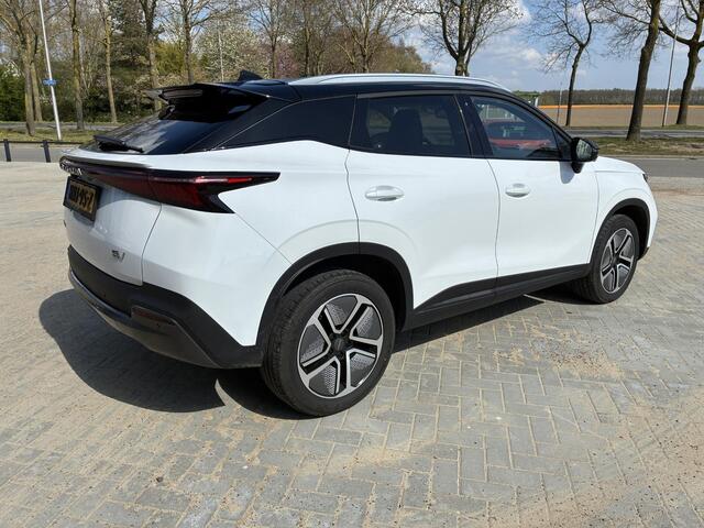 Omoda 5 Premium 61 kWh | ECC | Schuif/kanteldak | Keyless | Lederen bekleding | Stoel & Stuurverwarming | Navigatie | 7 Jaar fabrieksgarantie