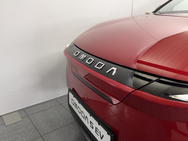 Omoda 5 EV Premium 61 kWh Heel compleet met schuifdak, lederen bekleding en rondom camera's