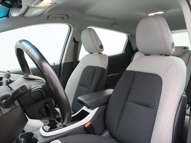 Opel AMPERA Ampera-e Business executive 60 kWh | Cruise Control | Stuur & Stoel Verwarming | LED | Bluetooth | Keyless | 17 Inch | 36.826 Km!