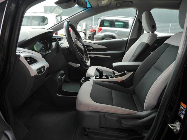 Opel AMPERA Ampera-e Business 60 kWh | Lage km.stand | Stoel en stuurverwarming | 1ste eigenaar | Trekhaak voor fietsendrager | Xenon | Lichtmetalen velgen | Keyless entry en start | Cruise control | DAB | Climate control