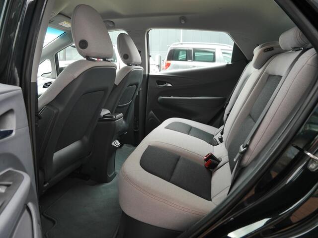 Opel AMPERA Ampera-e Business 60 kWh | Lage km.stand | Stoel en stuurverwarming | 1ste eigenaar | Trekhaak voor fietsendrager | Xenon | Lichtmetalen velgen | Keyless entry en start | Cruise control | DAB | Climate control