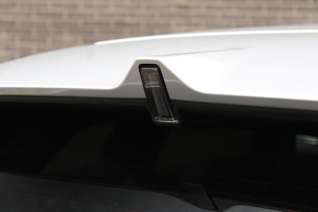 Opel ASTRA Sports Tourer 1.2 Level 2 Cruise en Climate Control, Parkeersensoren Voor en Achter, Navigatie