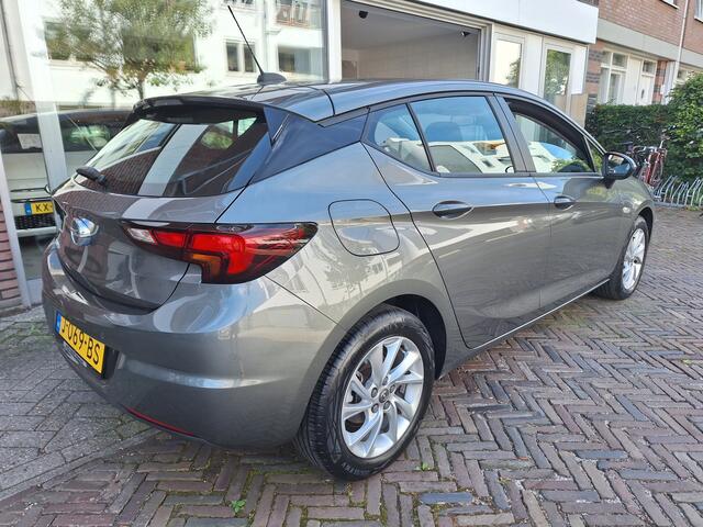 Opel ASTRA 1.2 Edition slechts 5.509 km./NL-auto/1e Eig/garantie