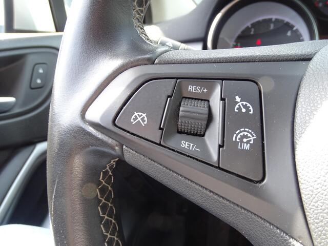 Opel ASTRA 1.6 CDTI AIRCO| NAVIGATIE| CRUISECONTROL| LED DAGRIJVERLICHTGING| PARKEER SENSOREN| LICHTE SCHADE!! GEEN NL KENETEKEN EX BPM