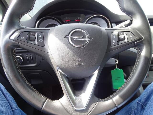 Opel ASTRA 1.6 CDTI AIRCO| NAVIGATIE| CRUISECONTROL| LED DAGRIJVERLICHTGING| PARKEER SENSOREN| LICHTE SCHADE!! GEEN NL KENETEKEN EX BPM