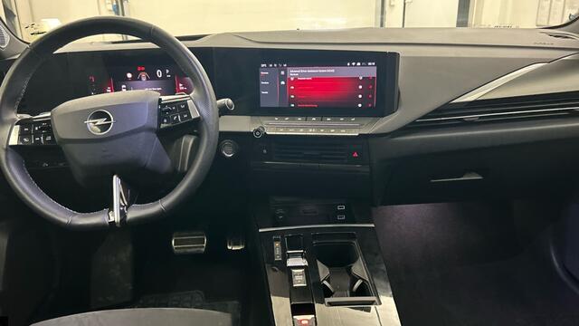 Opel ASTRA Sports Tourer 1.2 Turbo Ultimate Automaat Electr stoel met geheugen/Panorama dak.