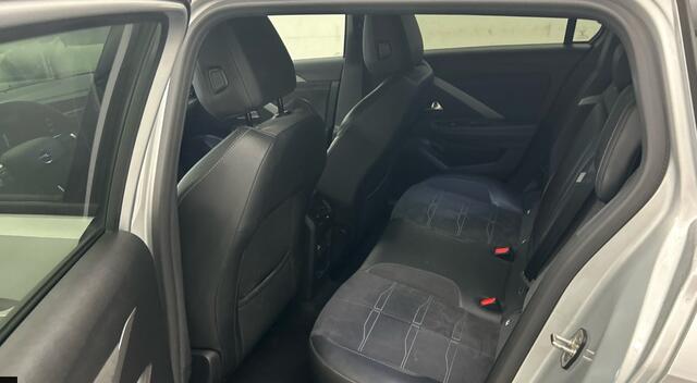 Opel ASTRA Sports Tourer 1.2 Turbo Ultimate Automaat Electr stoel met geheugen/Panorama dak.