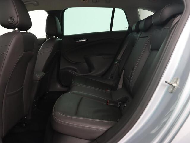 Opel ASTRA 1.0 Turbo Innovation | Leder | Stoel & stuurverwarming | Trekhaak | Camera | Matrix LED | Navigatie | Carplay | Comfortstoelen | Keyless | Park Assist | Climate control