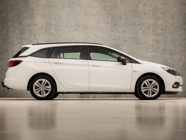 Opel ASTRA Sports Tourer 1.2 Sport (APPLE CARPLAY, NAVIGATIE, CRUISE, CAMERA, SPORTSTOELEN, PARKEERSENSOREN, TREKHAAK, LM VELGEN, LED KOPLAMPEN, NIEUWSTAAT)