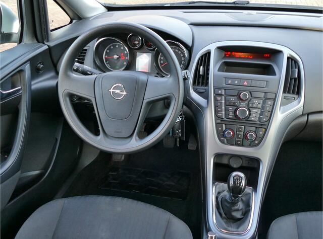 Opel ASTRA Sports Tourer 1.4 | all-season-banden | airco | trekhaak