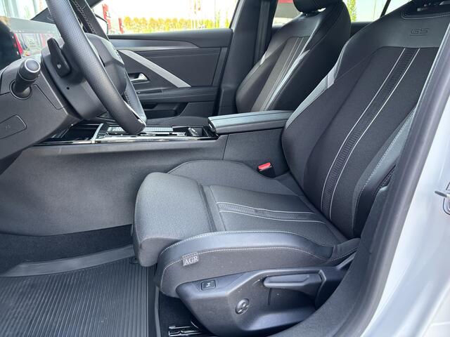 Opel ASTRA 1.2 Turbo GS | Automaat | Apple/Android CarPlay. Let op, rijdende auto. Niet altijd aanwezig!