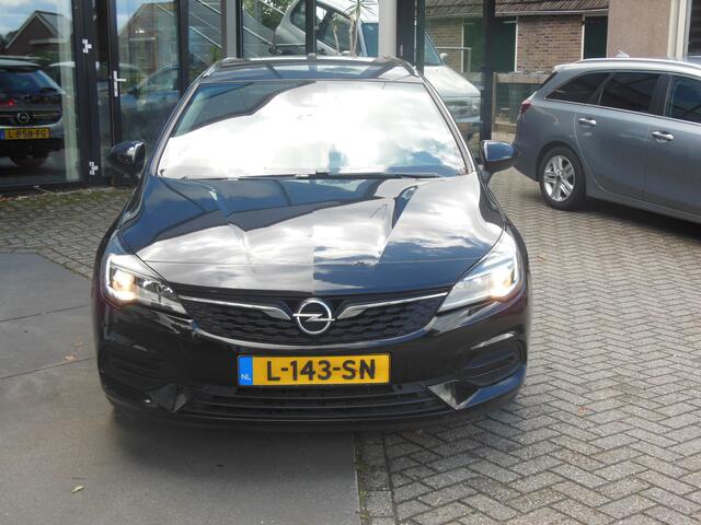Opel ASTRA Sports Tourer 1.2 Edition Staat in De Krim