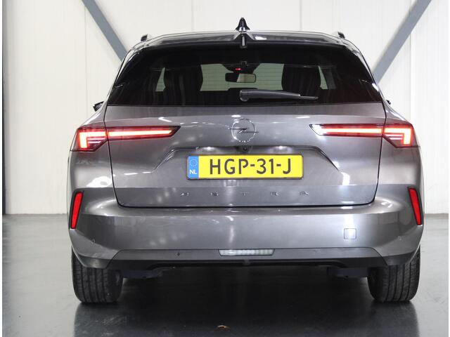 Opel ASTRA Sports Tourer 1.2 110PK Turbo Business Edition | 1ste eigenaar | AppleCarPlay/AndroidAuto | Camera | Navigatie | Stoel/Stuur verwarmd | AGR Bestuurdersstoel | Adaptive CruiseControl | Isofix | Privacy Glass |