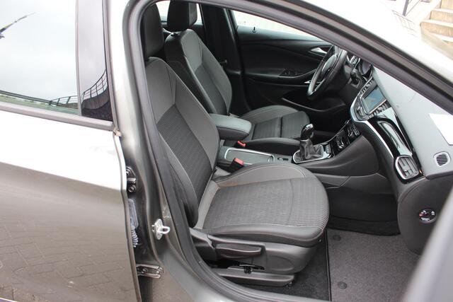 Opel ASTRA 1.2 turbo+ 146PK Business Elegance camera DAB audio Carplay 18 inch velgen climate en cruise control