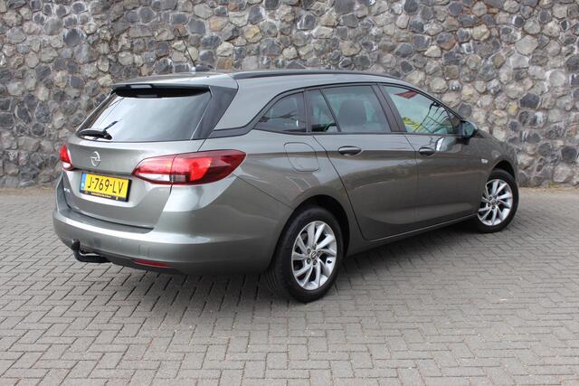 Opel ASTRA Sports Tourer 1.2 Business Executive , 146PK, afn trekhaak, camera, dab audio, navi. agr comfort stoel.
