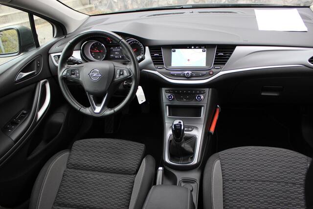 Opel ASTRA Sports Tourer 1.2 Business Executive , 146PK, afn trekhaak, camera, dab audio, navi. agr comfort stoel.