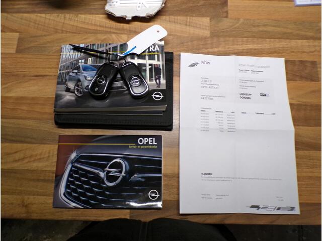 Opel ASTRA 1.2 Elegance van 1e eigenaar stoel+stuurverwarming