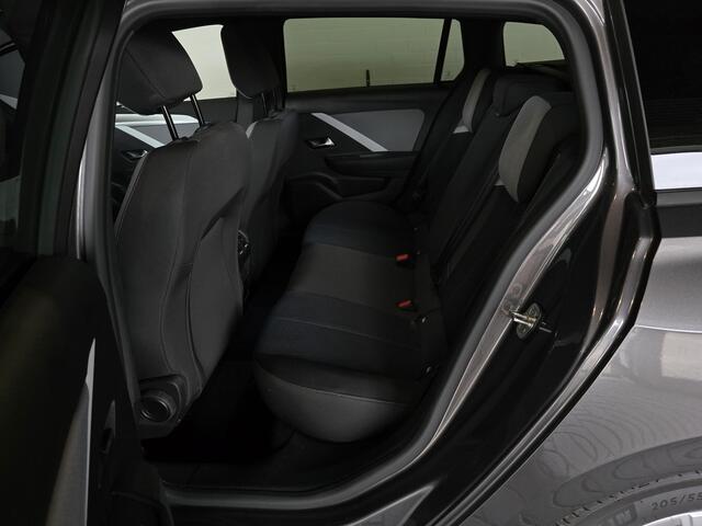 Opel ASTRA Sports Tourer 1.2 Turbo 131PK / Stoelverwarming / Stuurverwarming / Apple Carplay