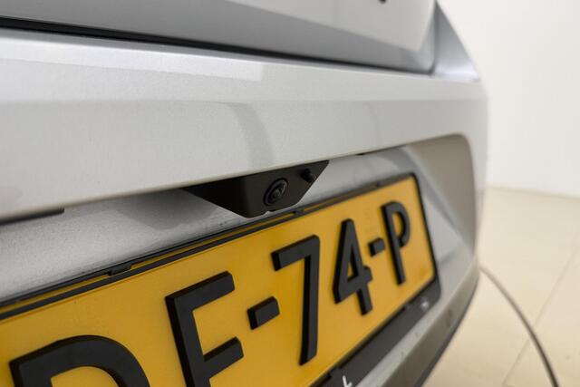 Opel ASTRA 1.2 Turbo 145pk Hybrid Automaat Ultimate | Navigatie | Alcantara bekleding | Camera | Head-up Display | Keyless | Panoramadak | Stoel- en stuurverwarming| 18" Lichtmetalen velgen