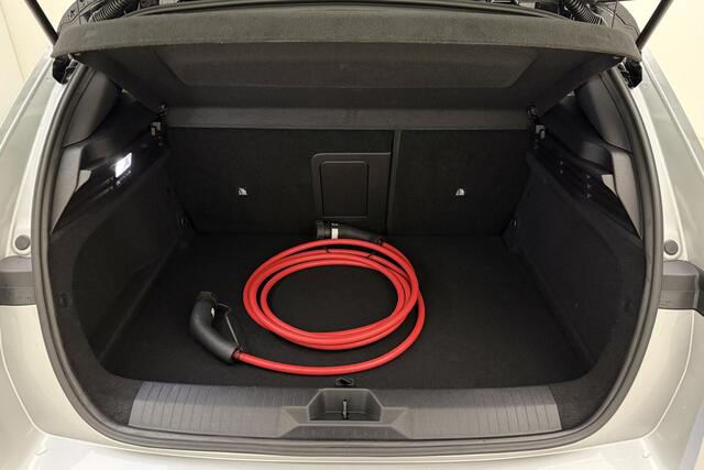 Opel ASTRA Electric 54 kWh GS | 3-fase lader | Warmtepomp | Camera | AGR-stoel | Stoelverwarming | Stuurverwarming | Two-tone lak | Adaptive cruise control