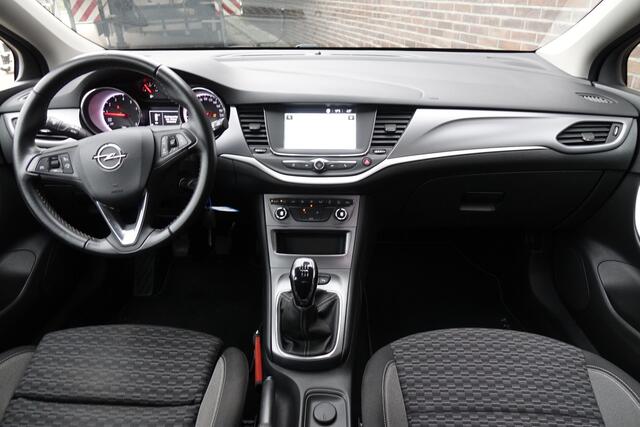 Opel ASTRA 1.2 Business Edition, zwart, 5 deurs, navigatie, prachtige auto! Nieuwe distributie!